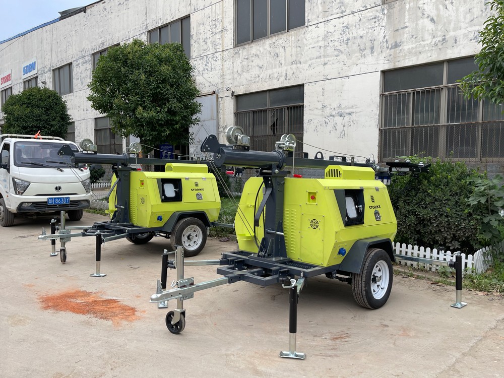 持續(xù)交貨中！山東思拓瑞克20臺(tái)9米移動(dòng)照明燈車(chē)陸續(xù)發(fā)貨發(fā)往蒙古國(guó)