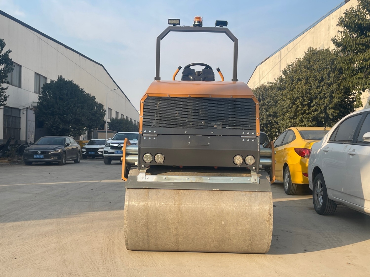 小型壓路機施工六個技巧