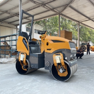 座駕式壓路機(jī)ST1500